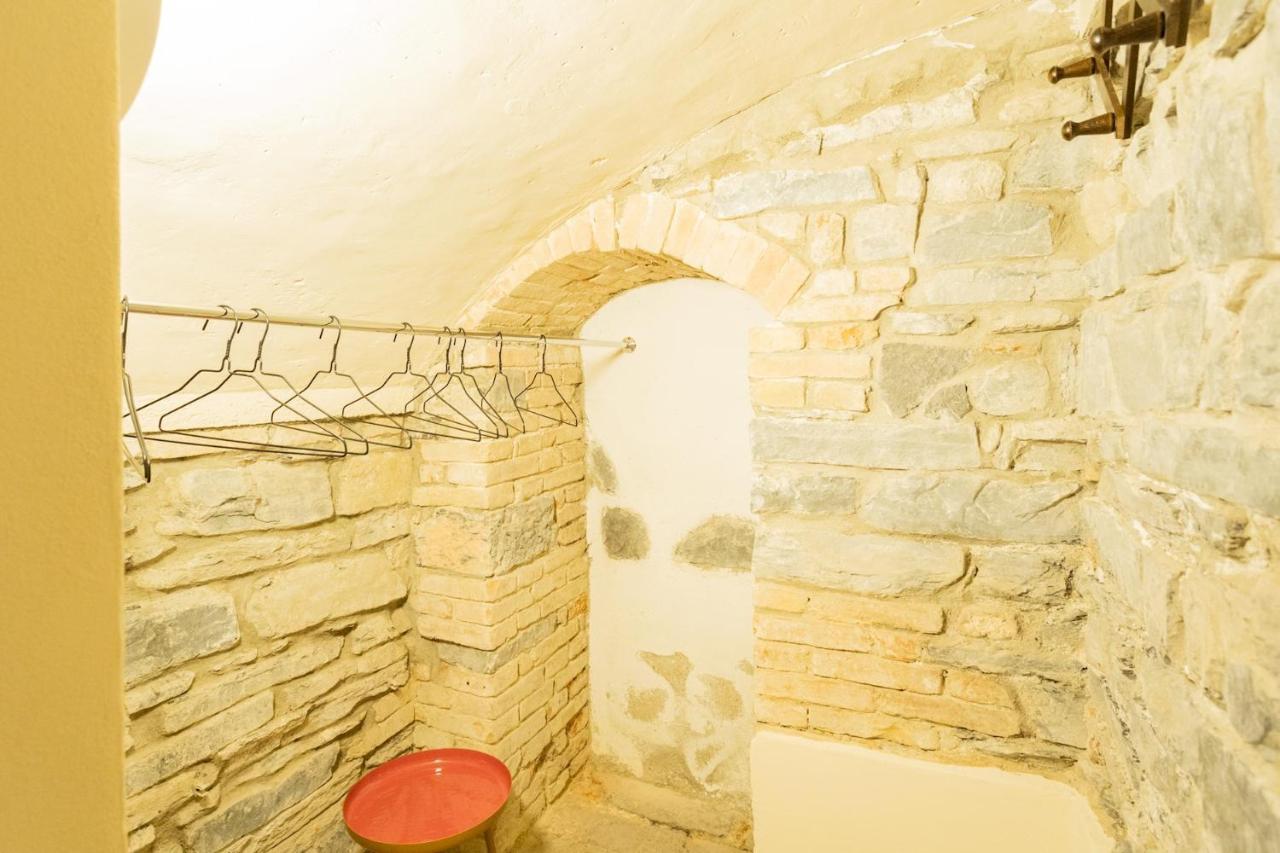 Romantic Escape City Centre With Jacuzzi & Parking By Rent All コモ エクステリア 写真